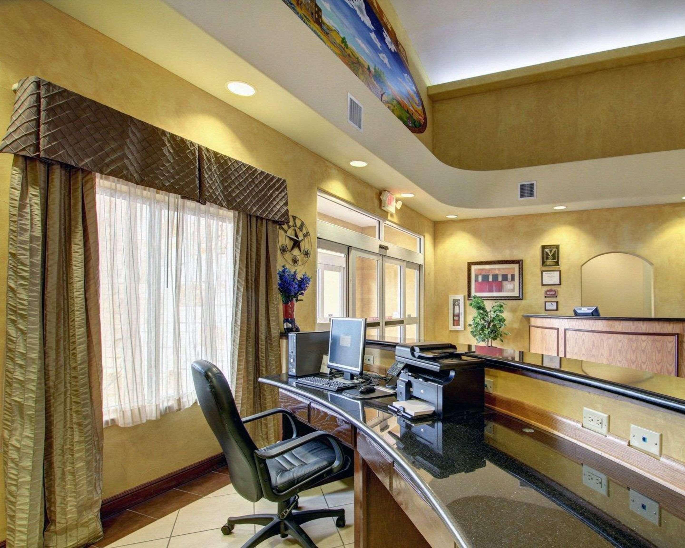 Comfort Inn & Suites Alvarado Extérieur photo