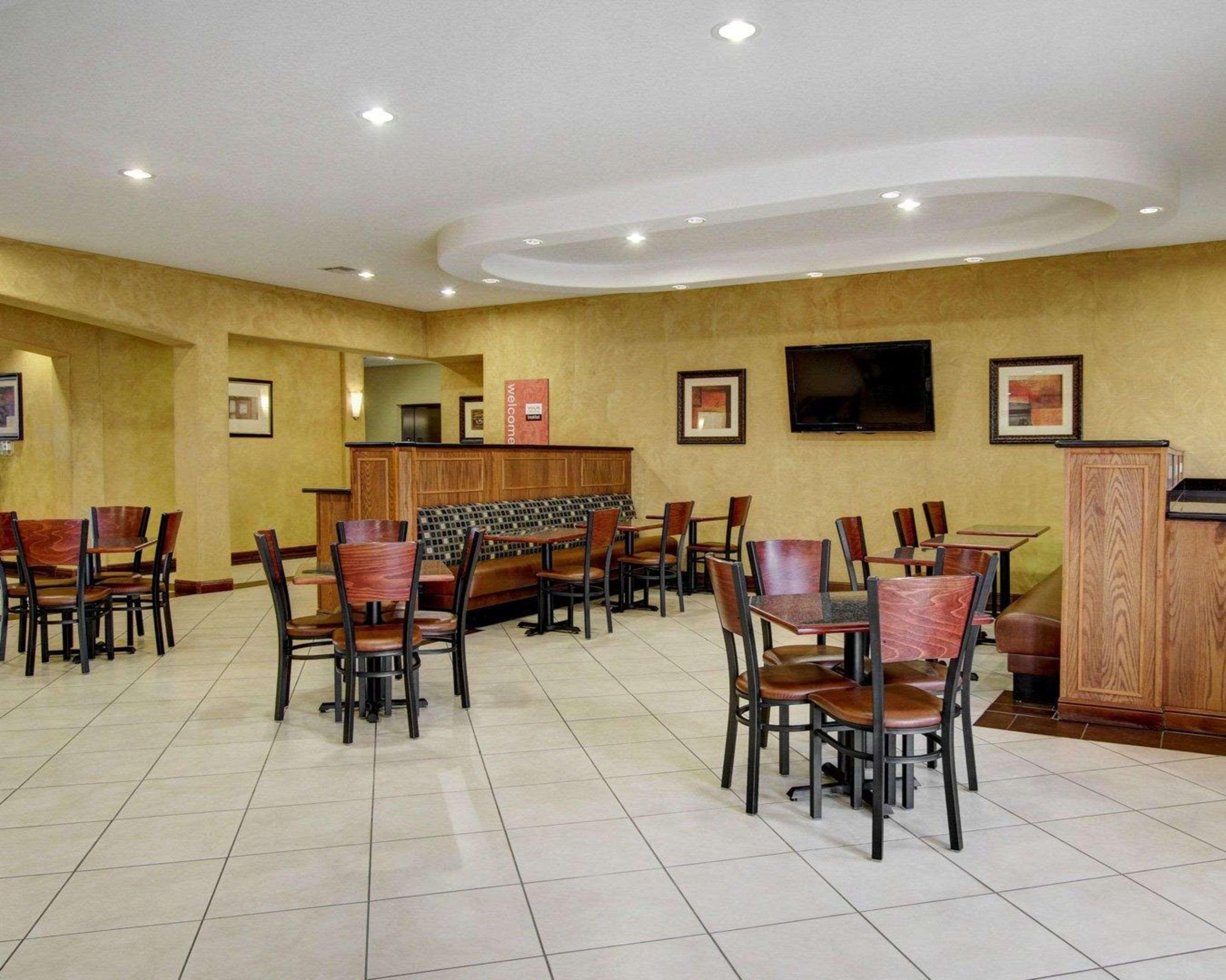 Comfort Inn & Suites Alvarado Extérieur photo