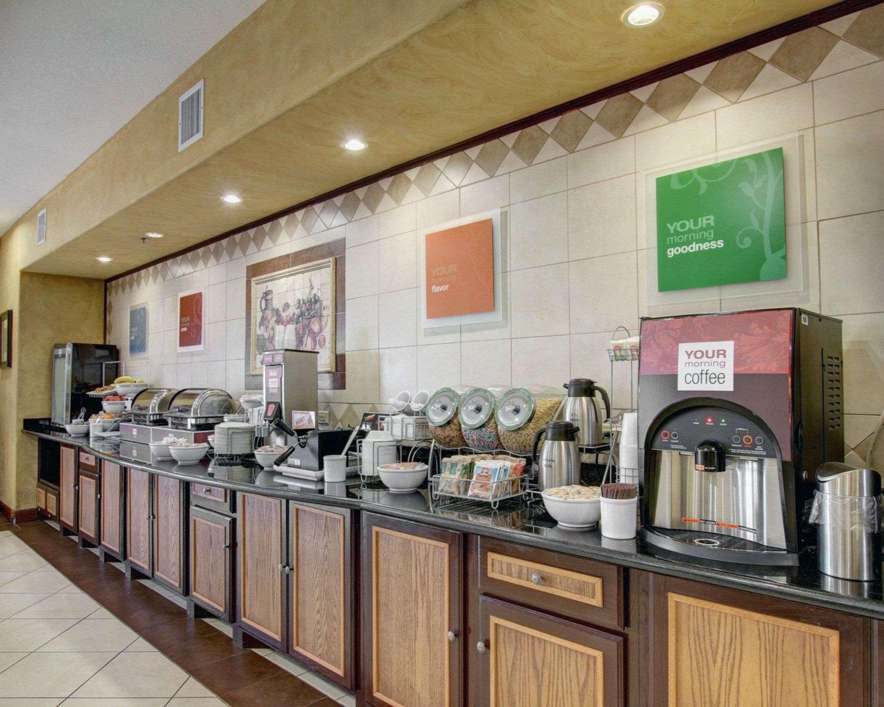 Comfort Inn & Suites Alvarado Extérieur photo
